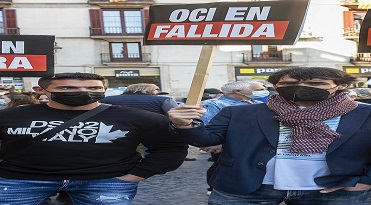 Barcelona. Protesta treballadors oci nocturn per tancament a la Plaça Sant Jaume