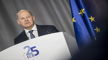 Frankfurt Am Main (Germany), 24/05/2023.- German Cancellor Olaf Scholz speaks during the celebrations of the 25th anniversary of the European Central Bank (ECB) in Frankfurt, Germany, 24 May 2023. The ECB began work in 1998 in preparation for the introduction of Europe's single currency, the Euro, which took place a year later. (Alemania) EFE/EPA/THOMAS LOHNES / POOL
 4651#Agencia EFE
