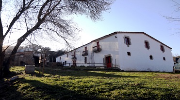 Mas Can Puig  de fuirosos, Parc Natural Montnegre-Corredor, 08470 La Batllòria, Barcelona L' Alex i la Gemma en són els propietaris.