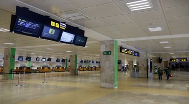 Pla general de la terminal de l'aeroport de Girona, pràcticament deserta, aquest 1 de juliol del 2020 (Horitzontal) 4640#Agencia ACN