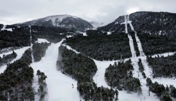 Estat de l'estació d'esquí de Masella després de la nevada del cap de setmana del 7 i 8 de desembre de 2024. L'estació ha anunciat que obrirà la temporada el dimarts 10. 
Foto: MASELLA